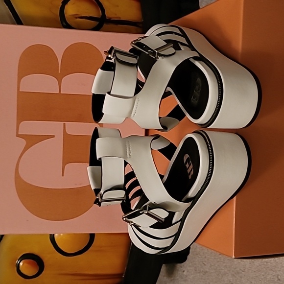 Shoes - Picture 3 of 3